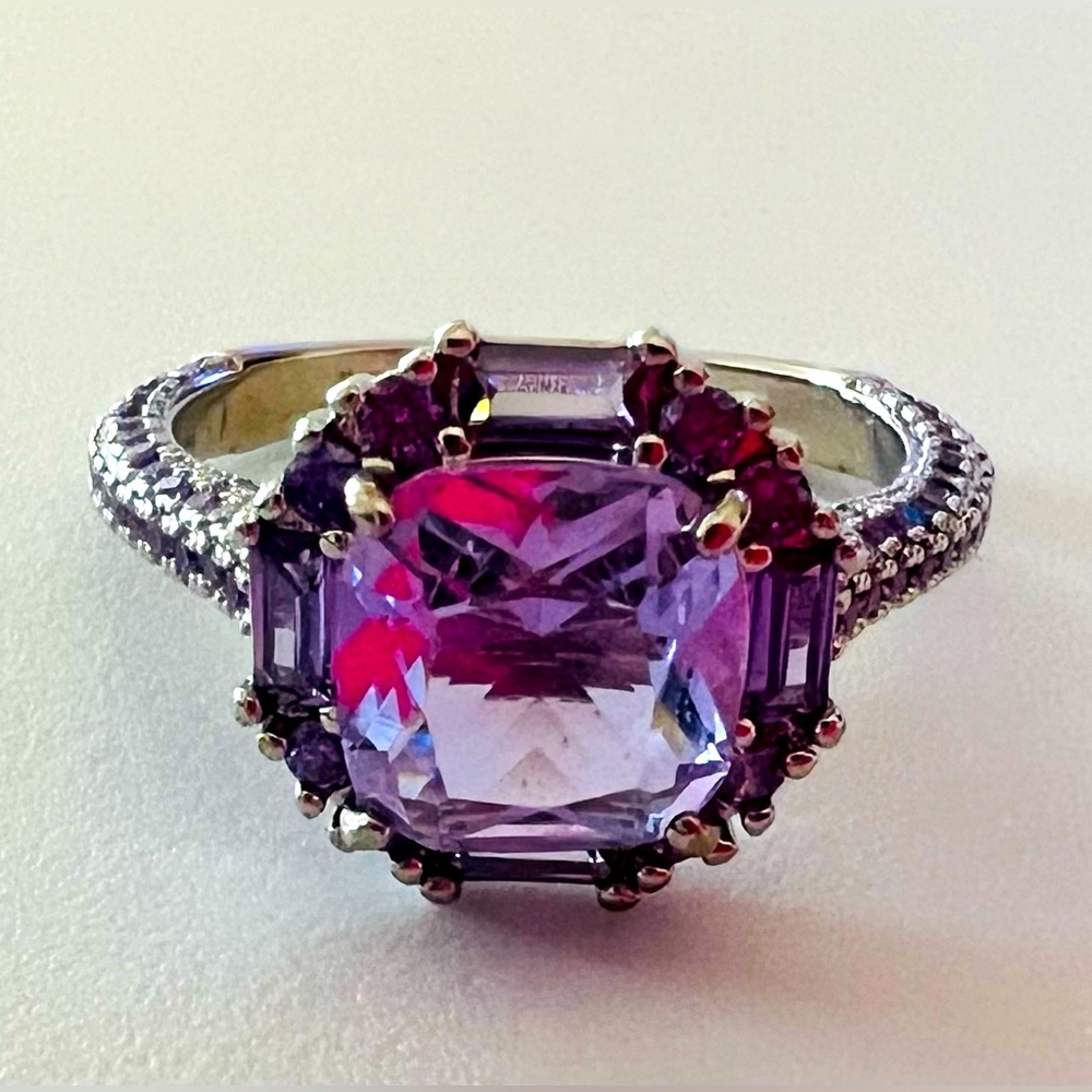 Elegant Purple and Silver Women's Ring